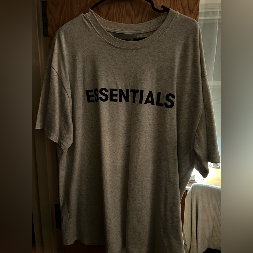 Fear of God Essentials Size L Basic Logo T shirt